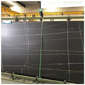 Črna sintrana kamnita plošča