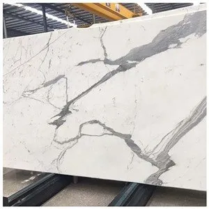 Bela marmorna plošča Calacatta